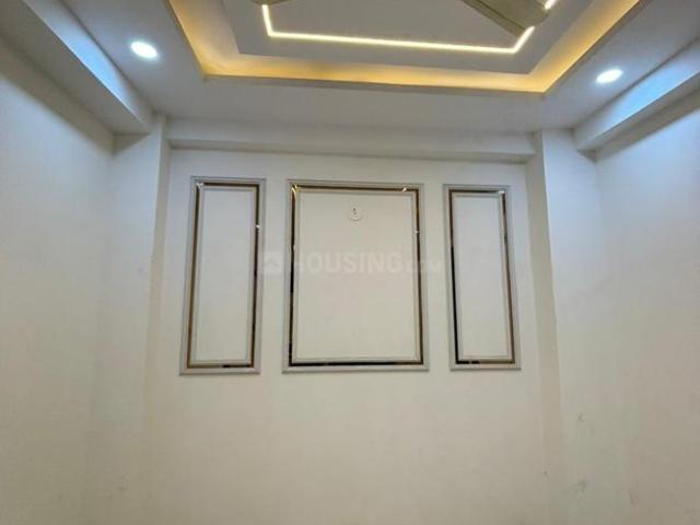 4 BHK Apartment in Sector 73 for resale Noida. The reference number is 19691117