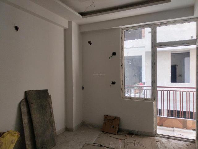 4 BHK Apartment in Sector 73 for resale Noida. The reference number is 19698892