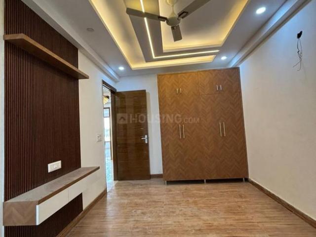 4 BHK Apartment in Sector 73 for resale Noida. The reference number is 19840308