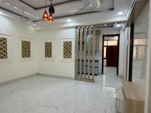 4 BHK Apartment in Sector 73 for resale Noida. The reference number is 19947299