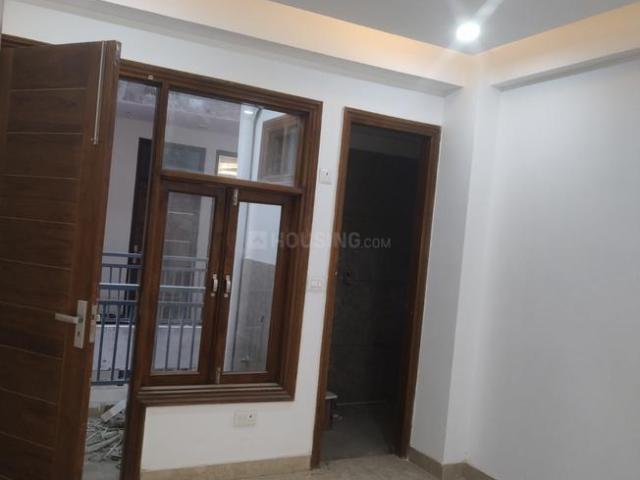 4 BHK Apartment in Sector 73 for resale Noida. The reference number is 20471230