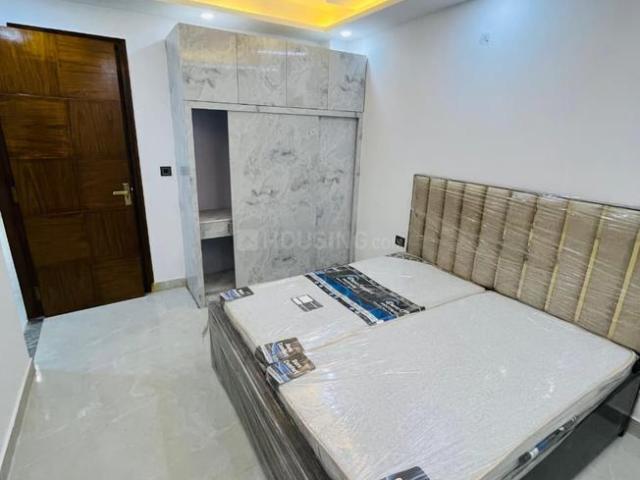 4 BHK Apartment in Sector 73 for resale Noida. The reference number is 20492807