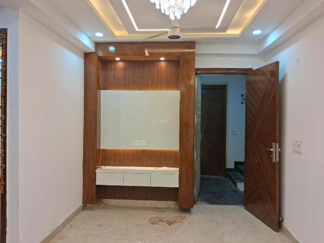 4 BHK Apartment in Sector 73 for resale Noida. The reference number is 20688652