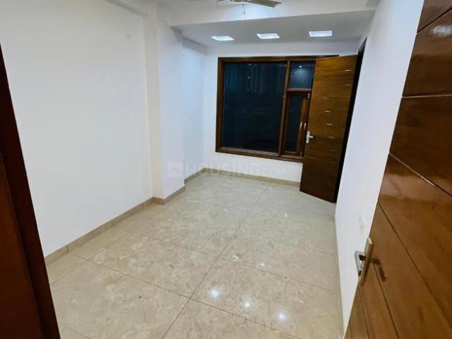 4 BHK Apartment in Sector 73 for resale Noida. The reference number is 20688742