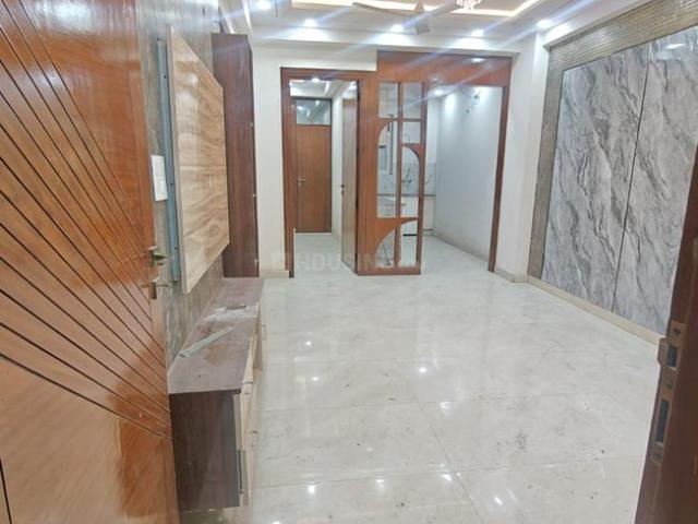 4 BHK Apartment in Sector 73 for resale Noida. The reference number is 20126873
