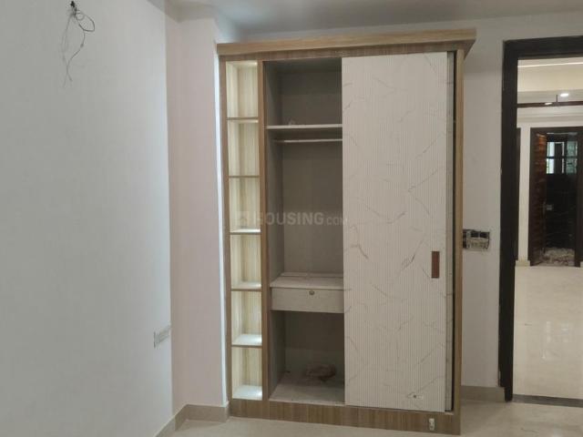 4 BHK Apartment in Sector 73 for resale Noida. The reference number is 20208341