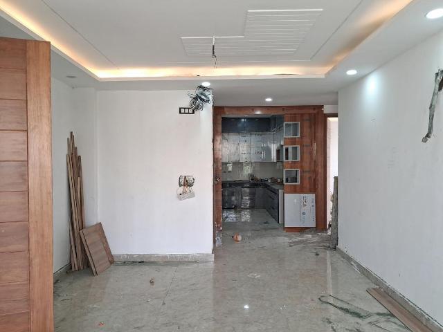 4 BHK Apartment in Sector 73 for resale Noida. The reference number is 20231272
