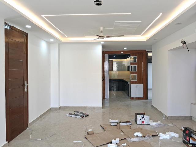 4 BHK Apartment in Sector 73 for resale Noida. The reference number is 20231290