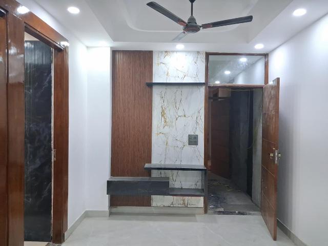 4 BHK Apartment in Sector 73 for resale Noida. The reference number is 20261340