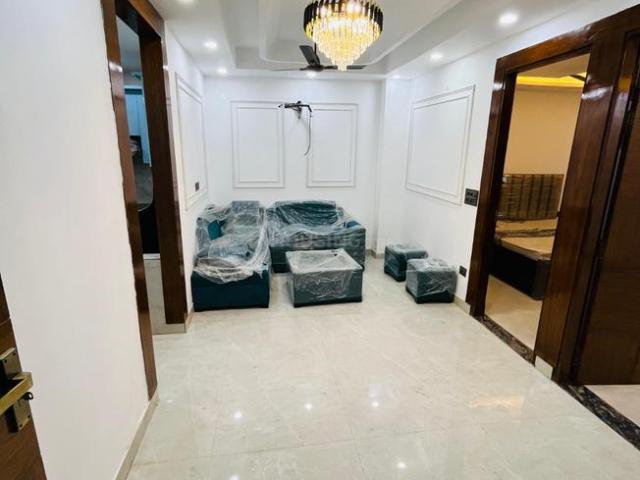 4 BHK Apartment in Sector 73 for resale Noida. The reference number is 20300831