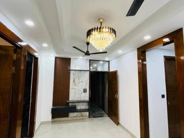 4 BHK Apartment in Sector 73 for resale Noida. The reference number is 20328764