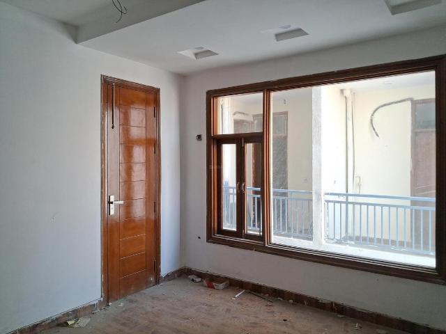 4 BHK Apartment in Sector 73 for resale Noida. The reference number is 20336874