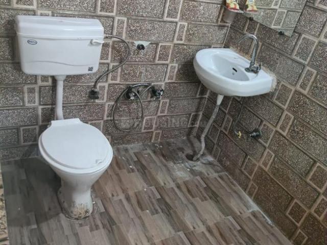 4 BHK Apartment in Sector 7 Dwarka for rent New Delhi. The reference number is 20595559