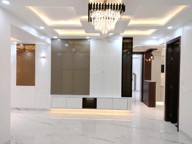 4 BHK Apartment in Sector 7 Dwarka for resale New Delhi. The reference number is 18824828