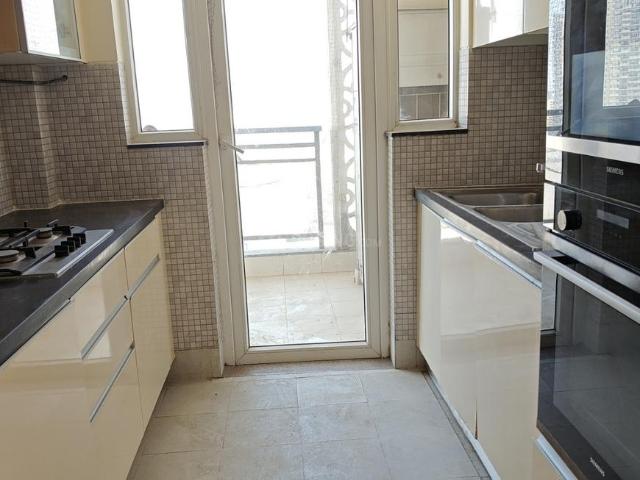 4 BHK Apartment in Sector 81 for rent Gurgaon. The reference number is 18407797