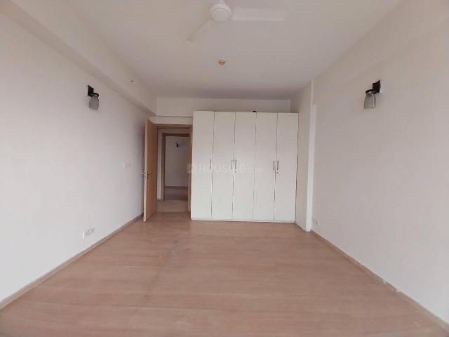 4 BHK Apartment in Sector 90 for resale Gurgaon. The reference number is 19880385