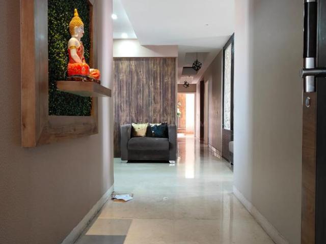 4 BHK Apartment in Sector 92 for resale Gurgaon. The reference number is 19699830
