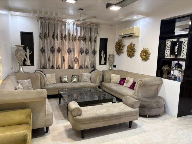 4 BHK Apartment in Sector 9 Rohini for rent New Delhi. The reference number is 19432427