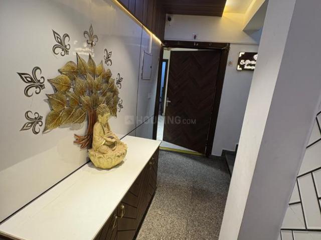 4 BHK Apartment in Shalimar Bagh for resale New Delhi. The reference number is 20607372