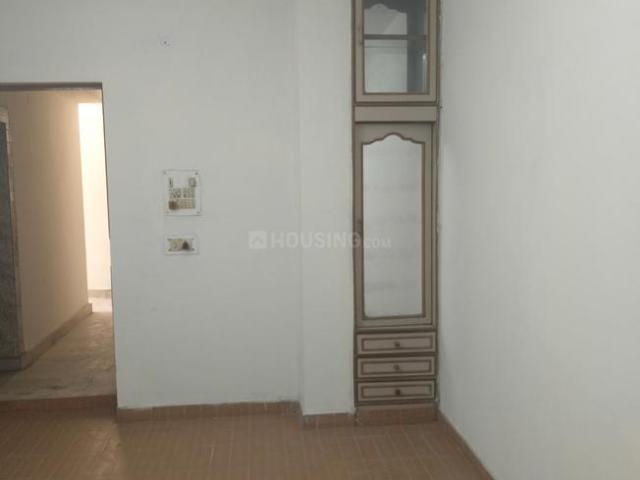 4 BHK Apartment in Shalimar Bagh for resale New Delhi. The reference number is 20821445