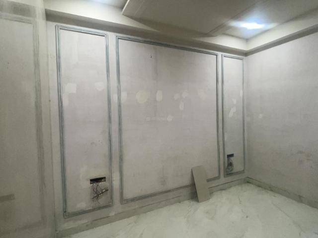 4 BHK Apartment in Shalimar Garden for resale Ghaziabad. The reference number is 20492430
