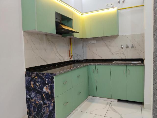 4 BHK Apartment in Shastri Nagar for resale Ghaziabad. The reference number is 19732799