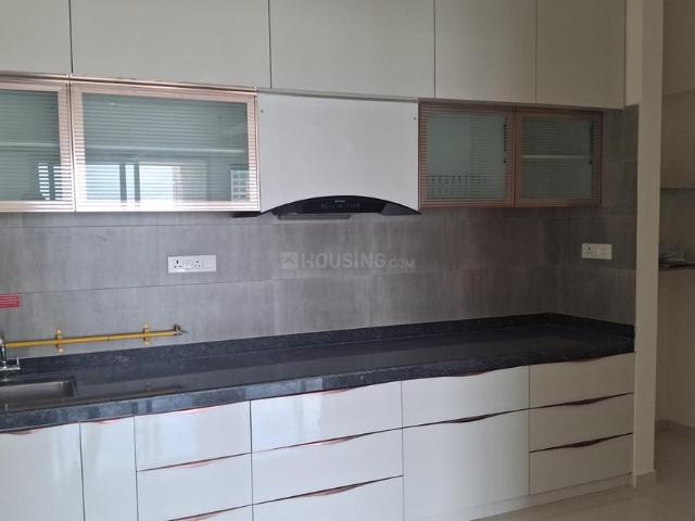 4 BHK Apartment in Shela for rent Ahmedabad. The reference number is 18460596