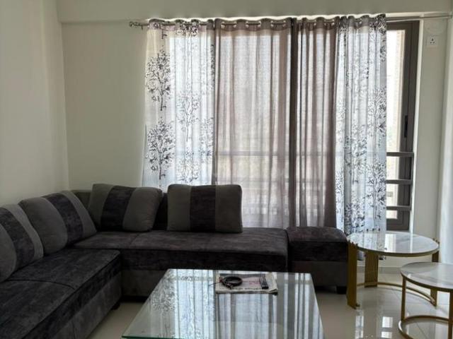4 BHK Apartment in Shela for rent Ahmedabad. The reference number is 19098689