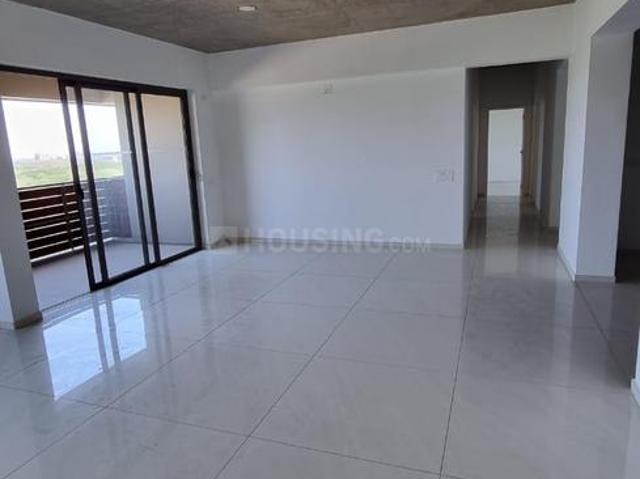 4 BHK Apartment in Shela for rent Ahmedabad. The reference number is 19719356