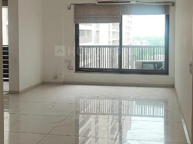 4 BHK Apartment in Shela for rent Ahmedabad. The reference number is 19808618