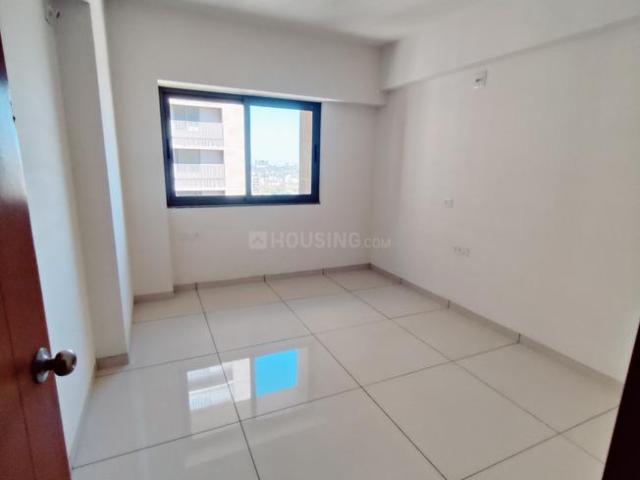 4 BHK Apartment in Shela for rent Ahmedabad. The reference number is 19885630