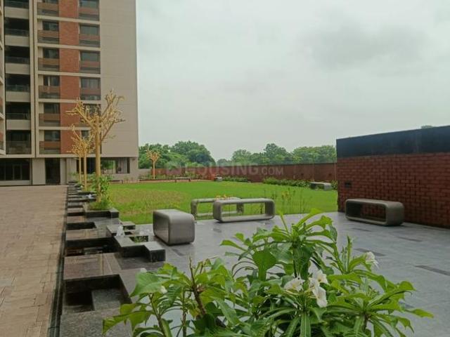 4 BHK Apartment in Shela for rent Ahmedabad. The reference number is 20237959