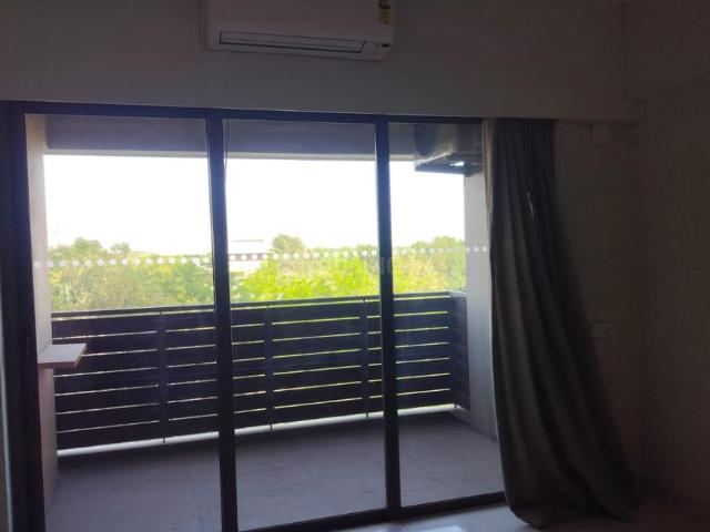 4 BHK Apartment in Shela for rent Ahmedabad. The reference number is 20407334