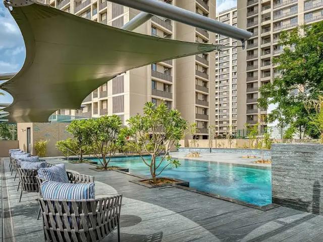 4 BHK Apartment in Shela for resale Ahmedabad. The reference number is 20674069