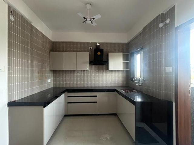 4 BHK Apartment in Shivaji Nagar for rent Nagpur. The reference number is 20205574