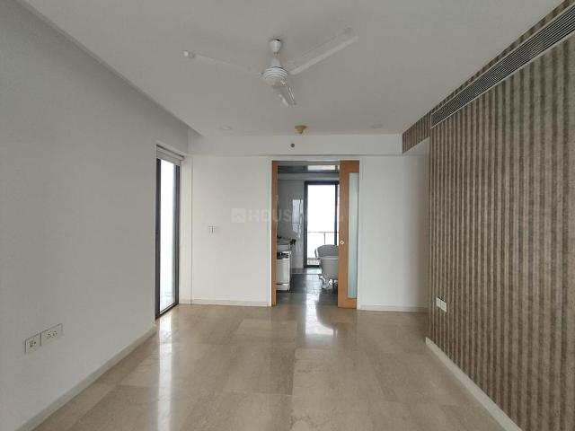 4 BHK Apartment in Sion for rent Mumbai. The reference number is 20389035