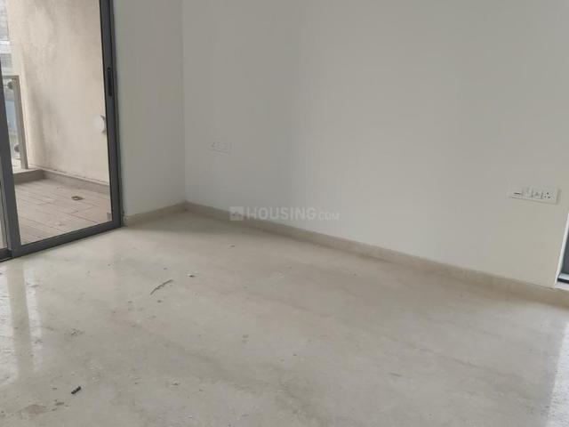 4 BHK Apartment in Sion for resale Mumbai. The reference number is 18349741