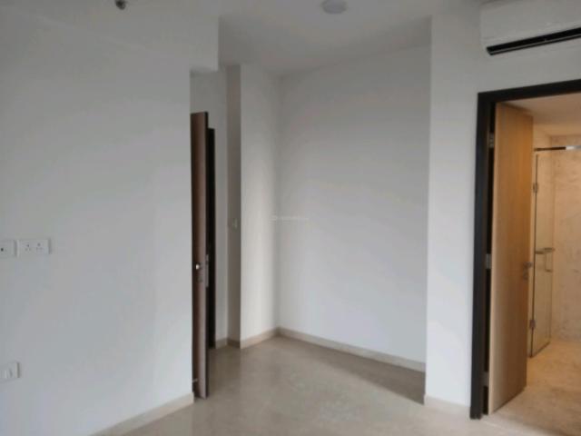 4 BHK Apartment in Sion for resale Mumbai. The reference number is 18579096