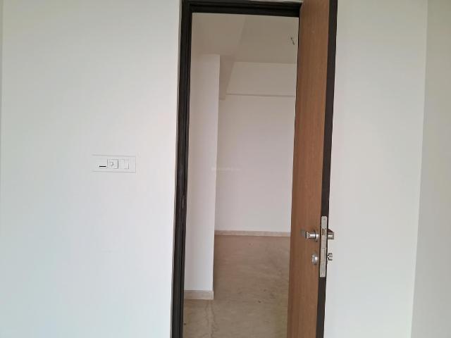 4 BHK Apartment in Sion for resale Mumbai. The reference number is 19355795