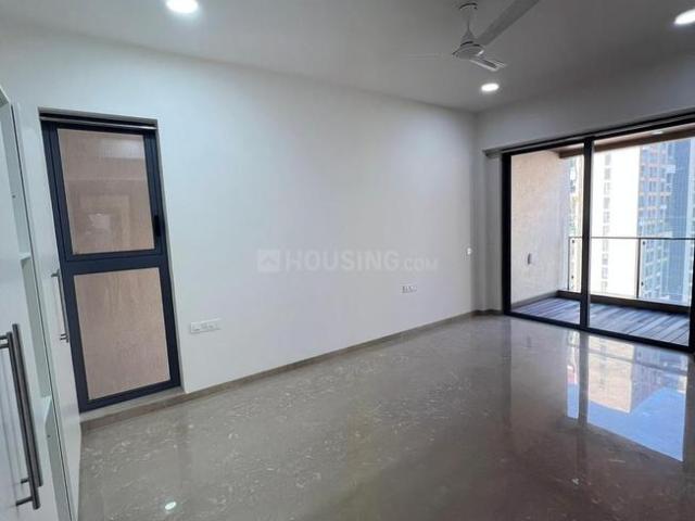 4 BHK Apartment in Sion for resale Mumbai. The reference number is 19979236