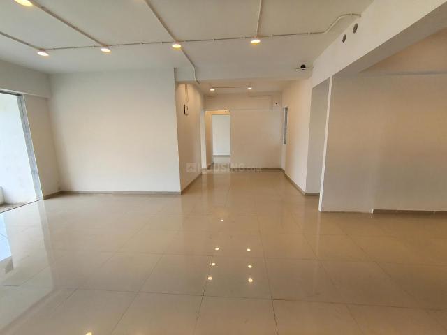 4 BHK Apartment in Sion for resale Mumbai. The reference number is 20397384