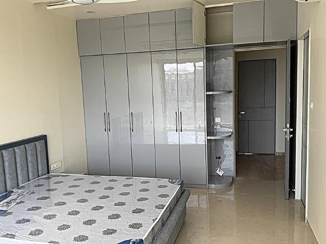 4 BHK Apartment in Subhanpura for rent Vadodara. The reference number is 19769543
