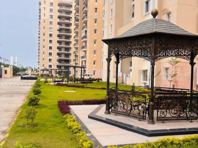 4 BHK Apartment in Sultanpur Road for resale Lucknow. The reference number is 20744417