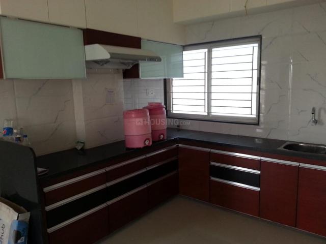 4 BHK Apartment in Sunpharma Road for rent Vadodara. The reference number is 20267959