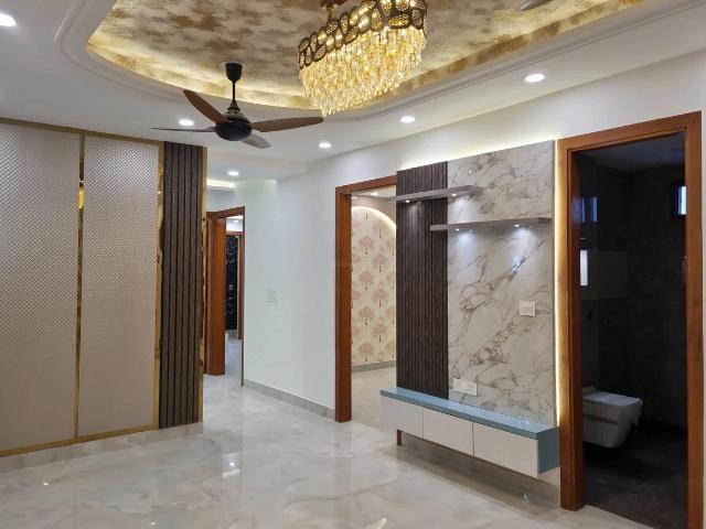 4 BHK Apartment in Suraj Vihar for resale New Delhi. The reference number is 19593637