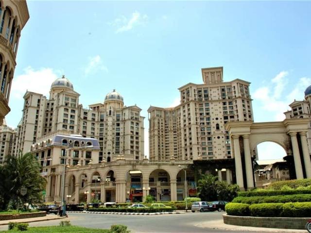 4 BHK Apartment in Powai for resale Mumbai. The reference number is 19411918