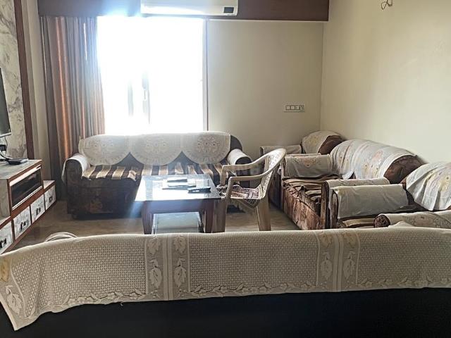 4 BHK Apartment in Paldi for resale Ahmedabad. The reference number is 19975638
