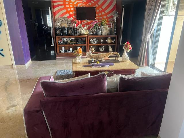 4 BHK Apartment in Parel for rent Mumbai. The reference number is 13883988