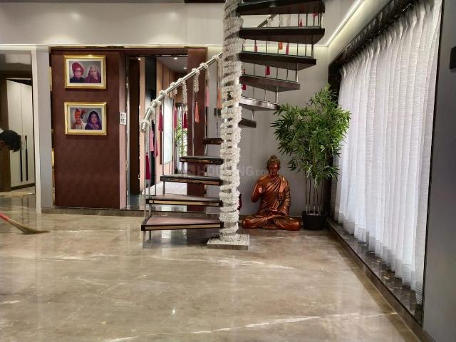 4 BHK Apartment in Parel for resale Mumbai. The reference number is 16426380