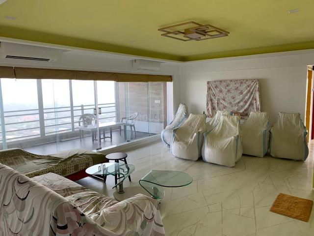 4 BHK Apartment in Parel for resale Mumbai. The reference number is 16670242